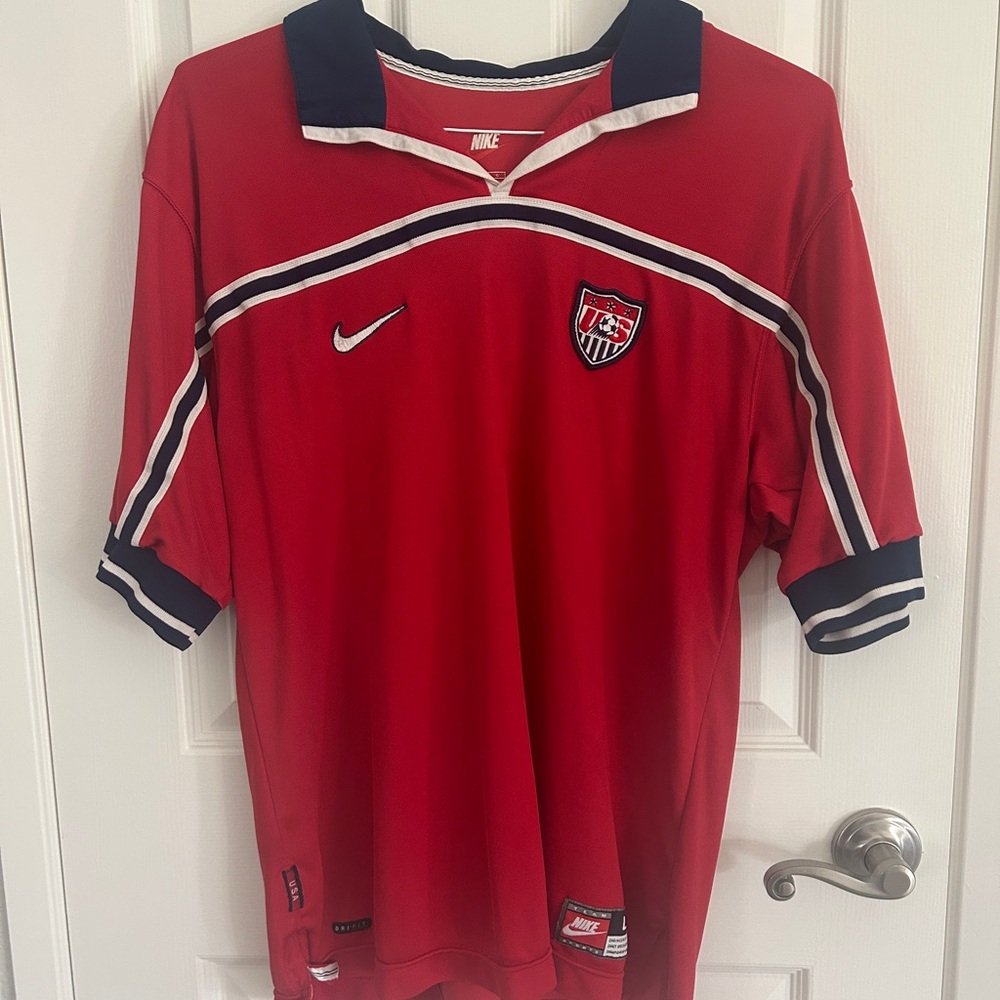 Vintage Nike Men’s US Soccer Jersey